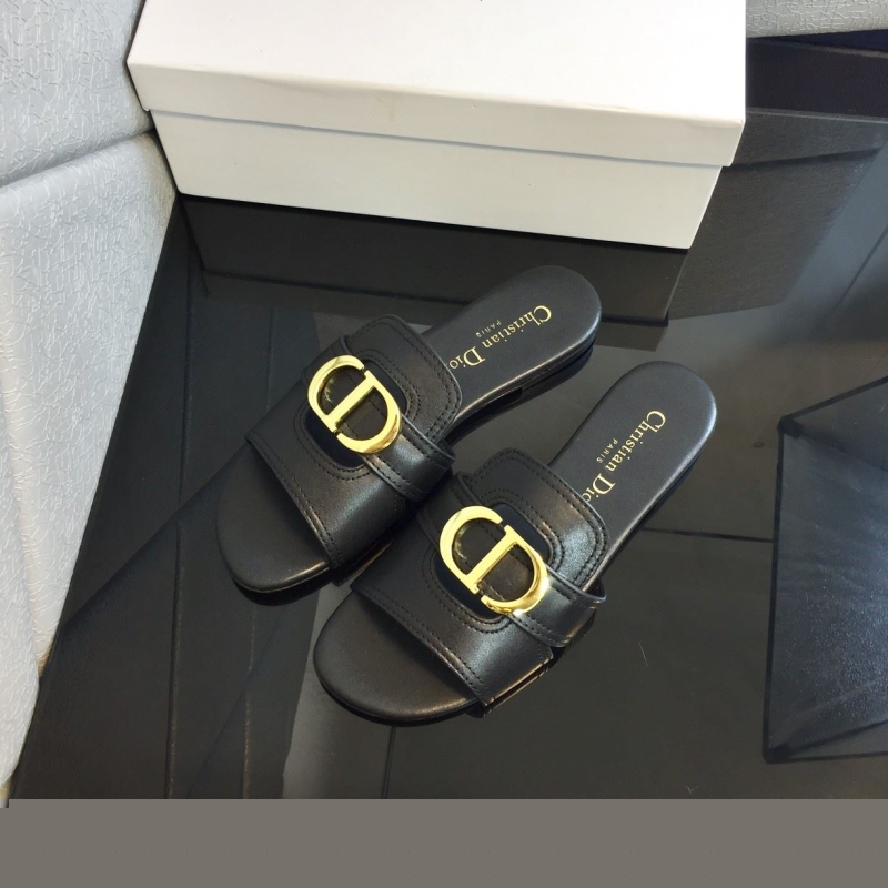 ch**an D*or slippers